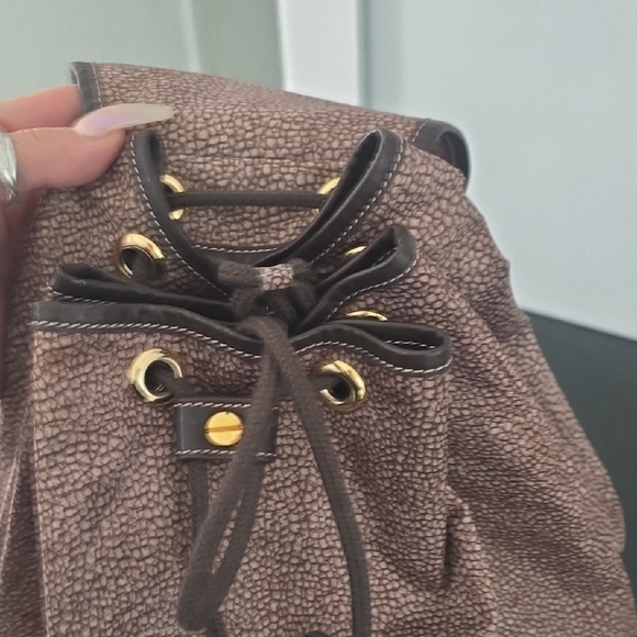 Elegant Brown Textured Backpack Italian Luxury Authentic - Picture 9 of 12